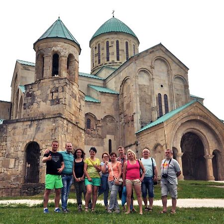 Giorgi'S Homestay Kutaisi Ngoại thất bức ảnh
