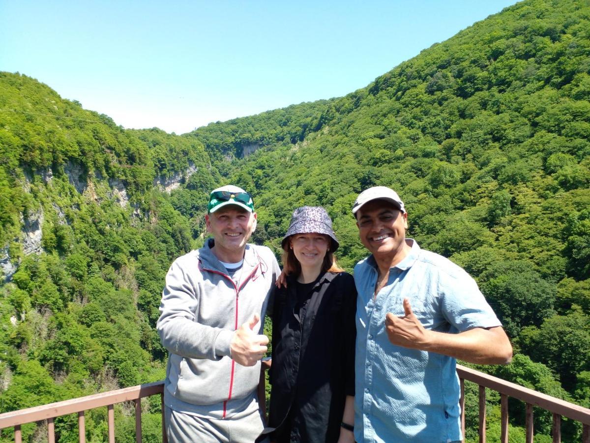 Giorgi'S Homestay Kutaisi Ngoại thất bức ảnh