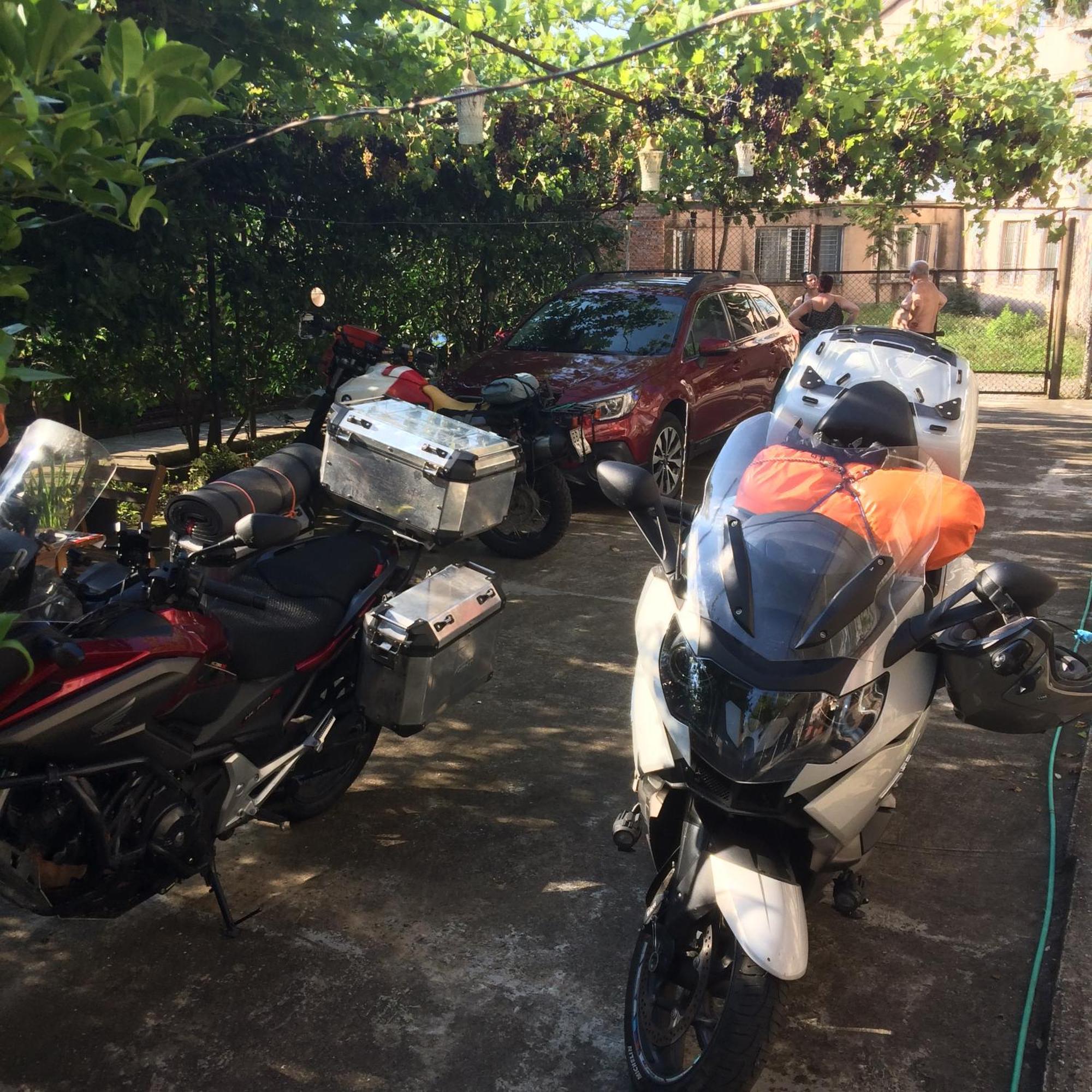 Giorgi'S Homestay Kutaisi Ngoại thất bức ảnh