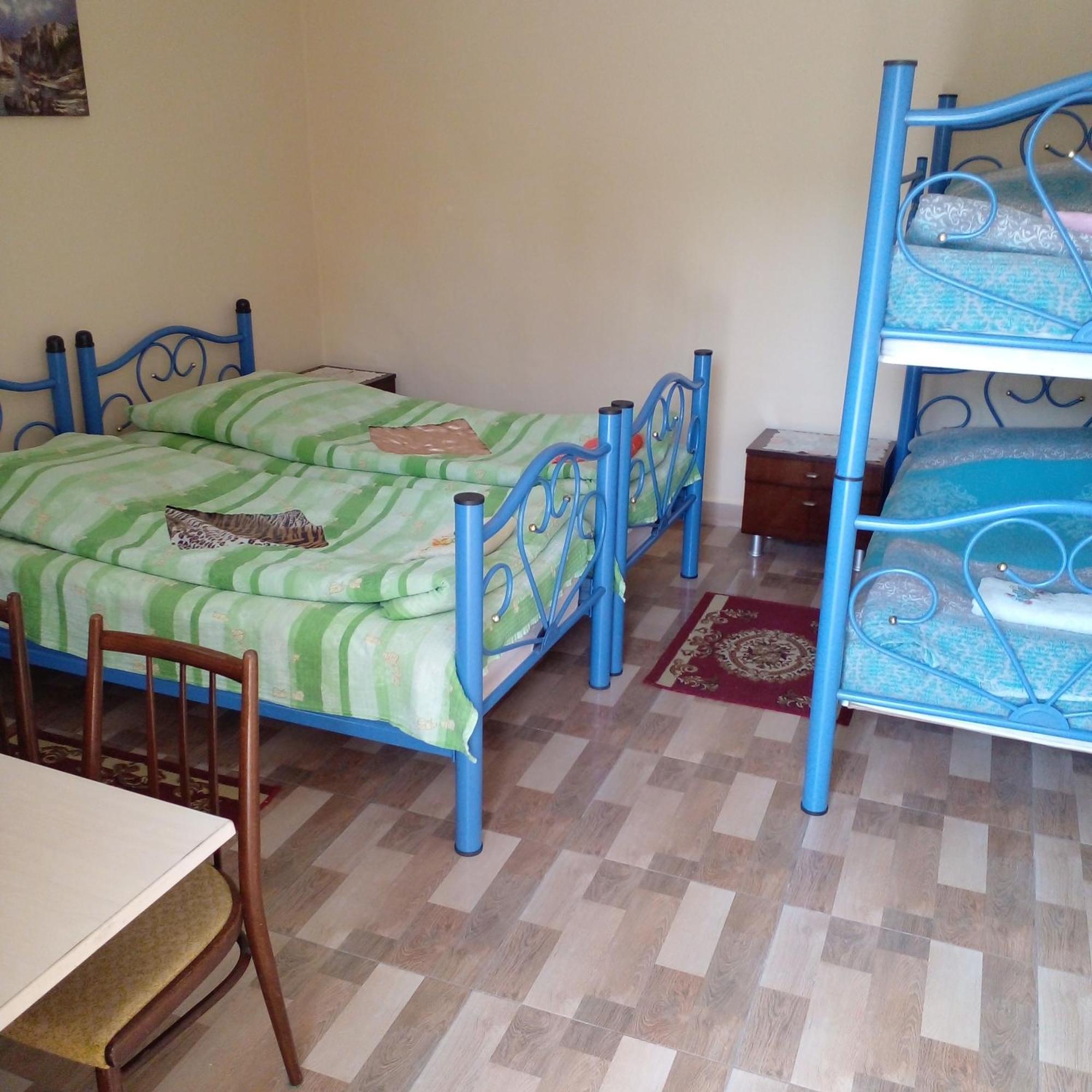 Giorgi'S Homestay Kutaisi Ngoại thất bức ảnh
