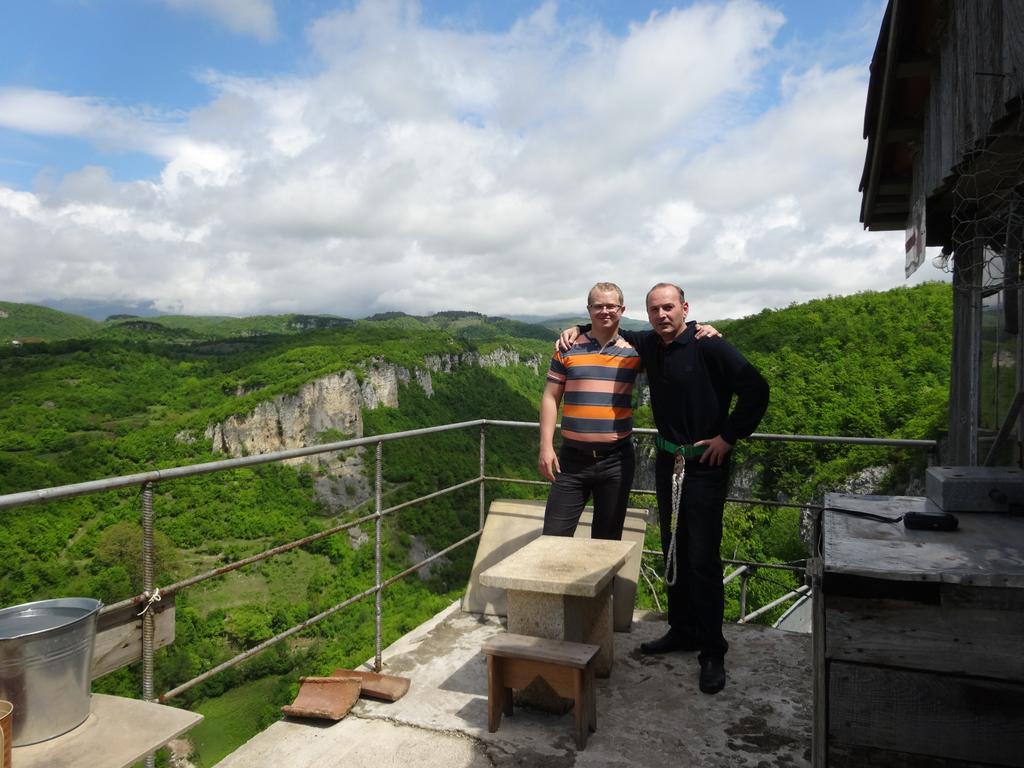 Giorgi'S Homestay Kutaisi Ngoại thất bức ảnh