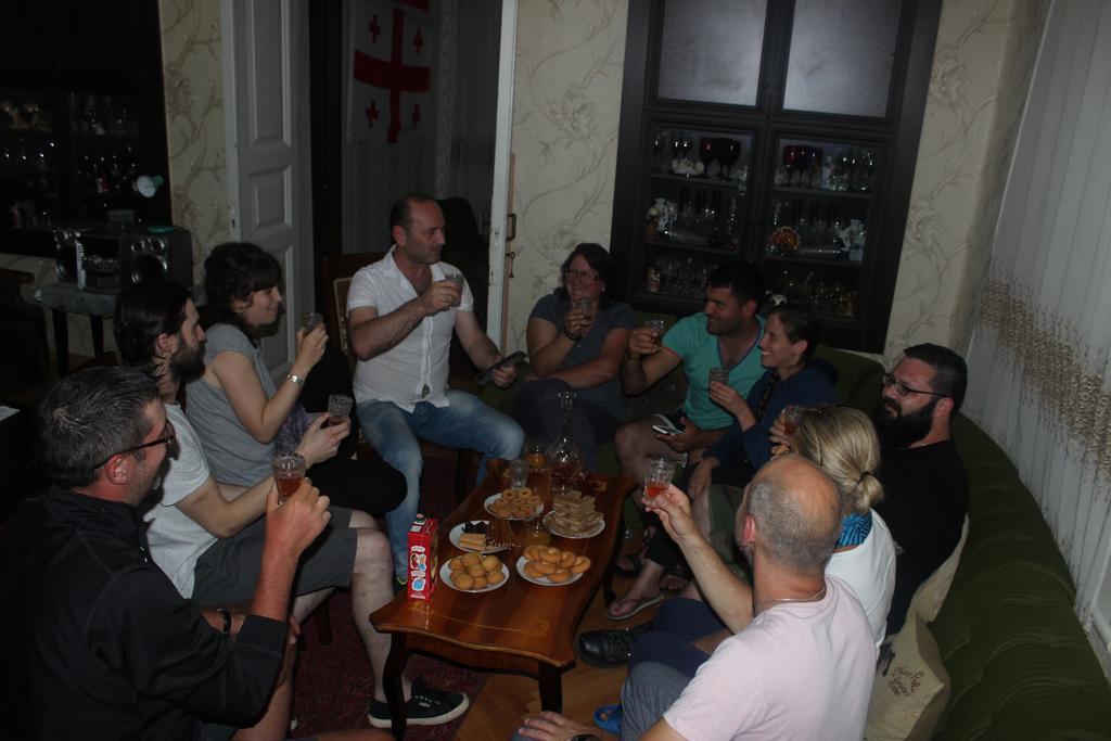 Giorgi'S Homestay Kutaisi Ngoại thất bức ảnh