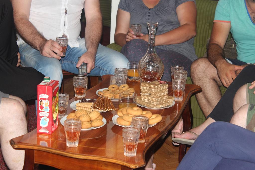 Giorgi'S Homestay Kutaisi Ngoại thất bức ảnh