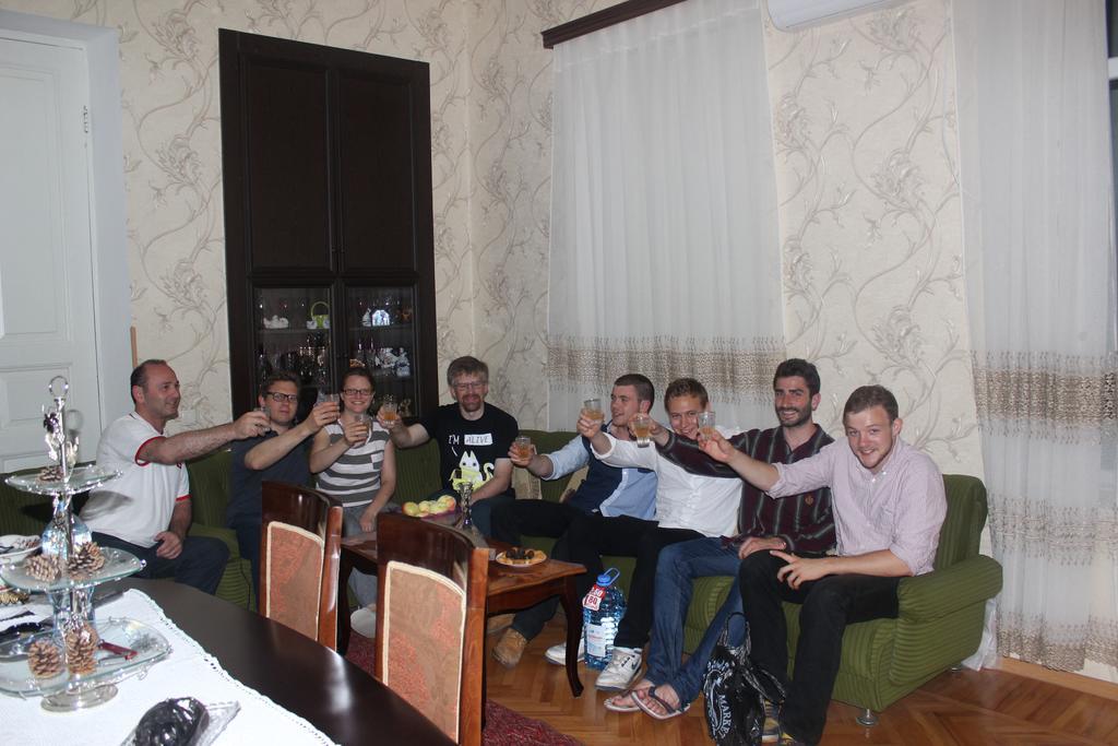 Giorgi'S Homestay Kutaisi Ngoại thất bức ảnh