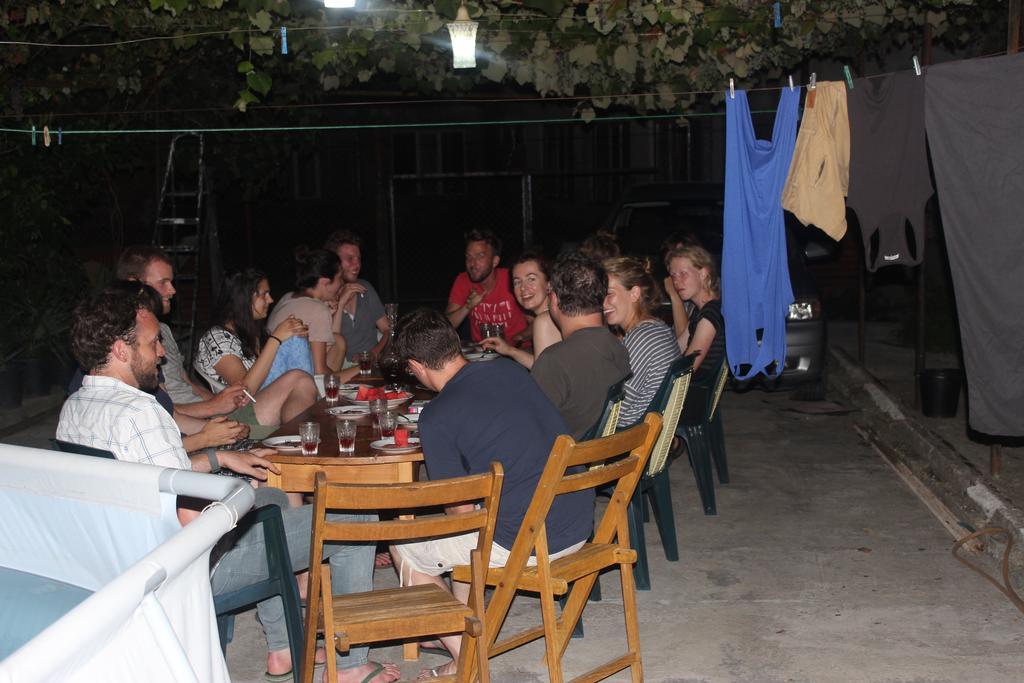 Giorgi'S Homestay Kutaisi Ngoại thất bức ảnh