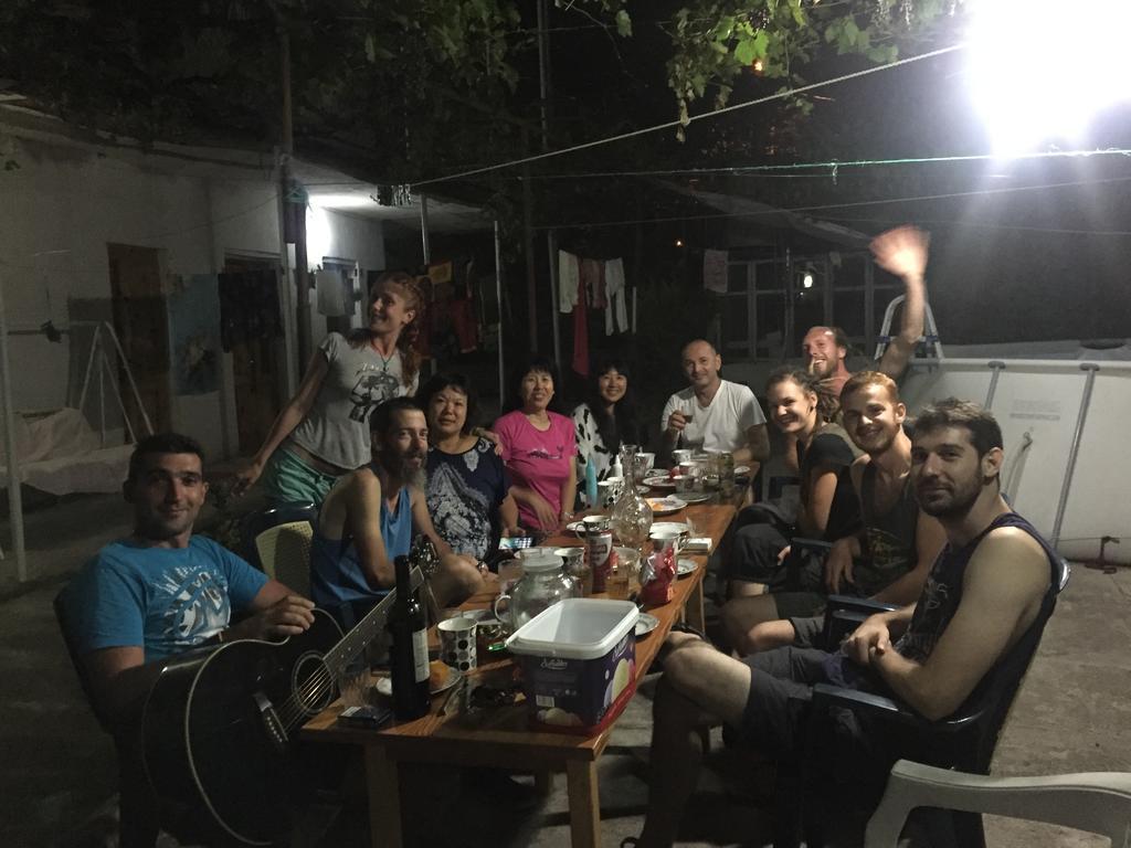 Giorgi'S Homestay Kutaisi Ngoại thất bức ảnh