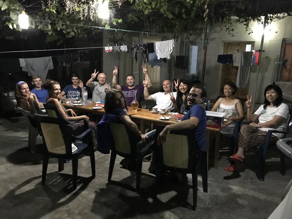 Giorgi'S Homestay Kutaisi Ngoại thất bức ảnh