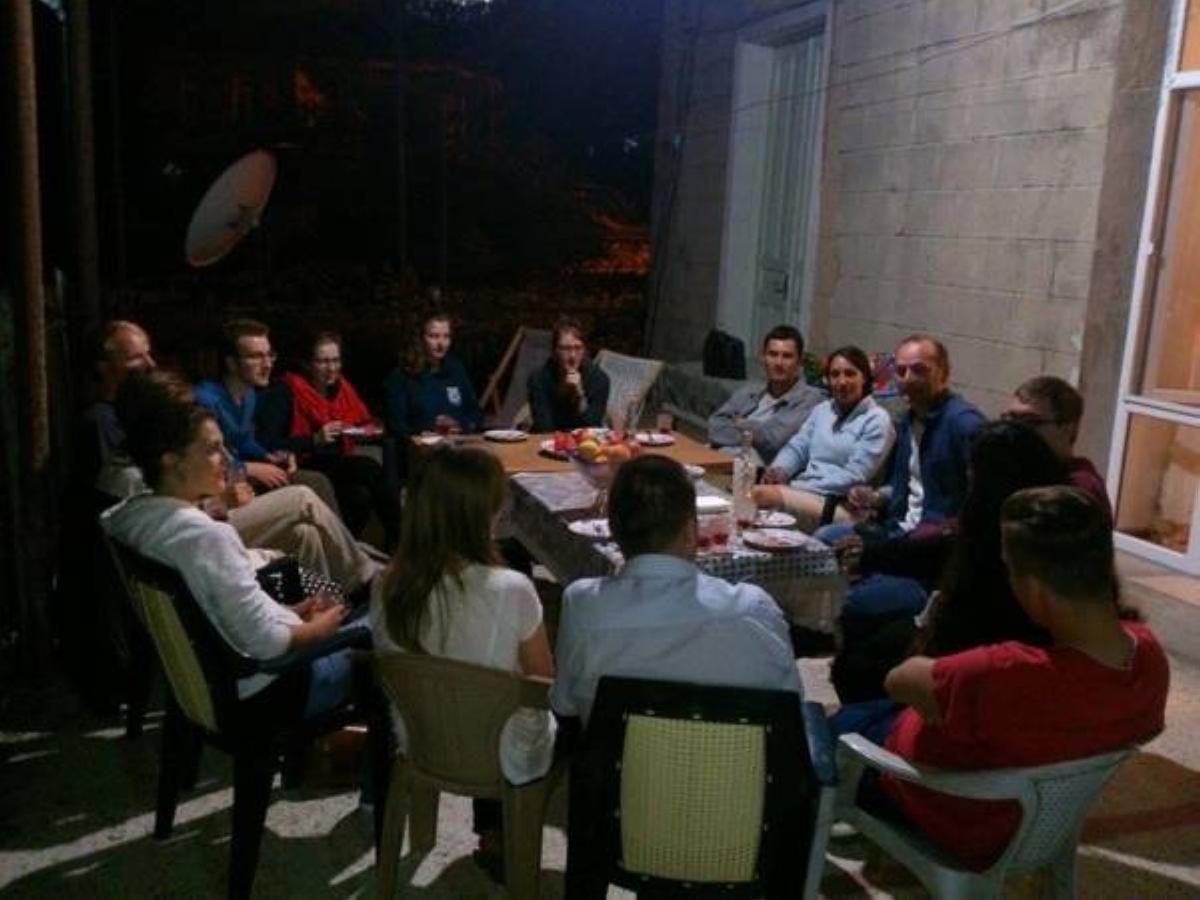 Giorgi'S Homestay Kutaisi Ngoại thất bức ảnh