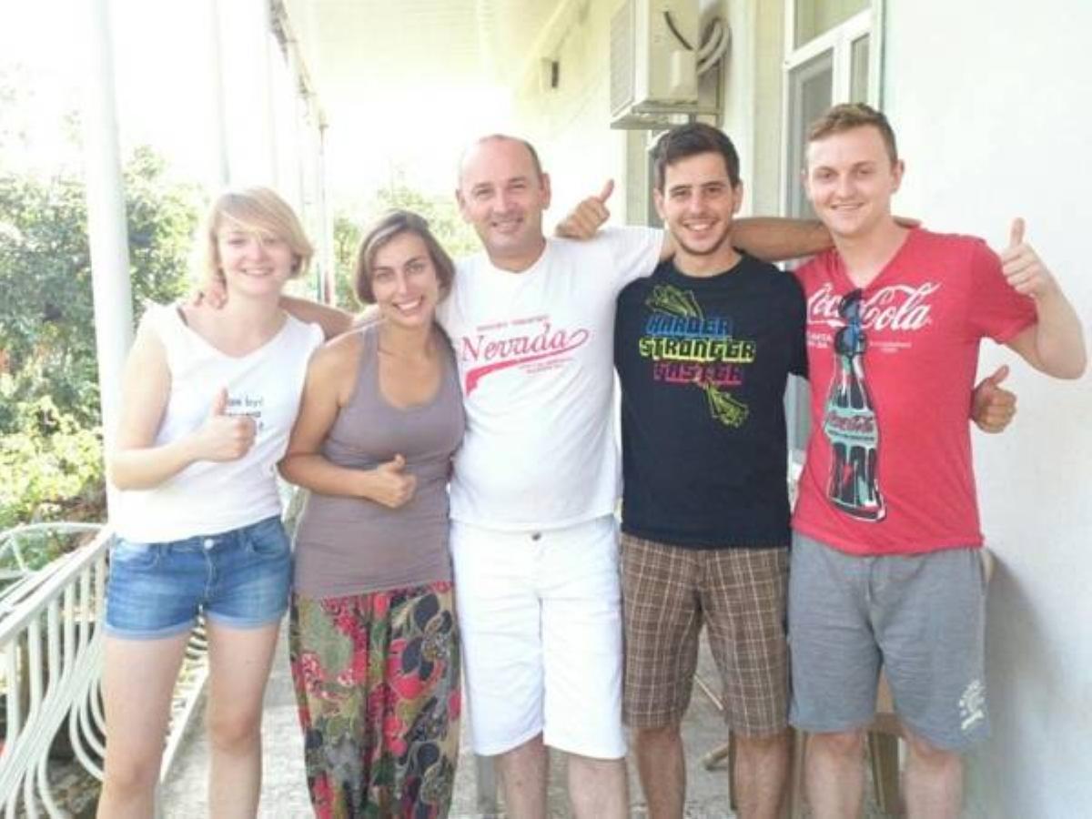 Giorgi'S Homestay Kutaisi Ngoại thất bức ảnh