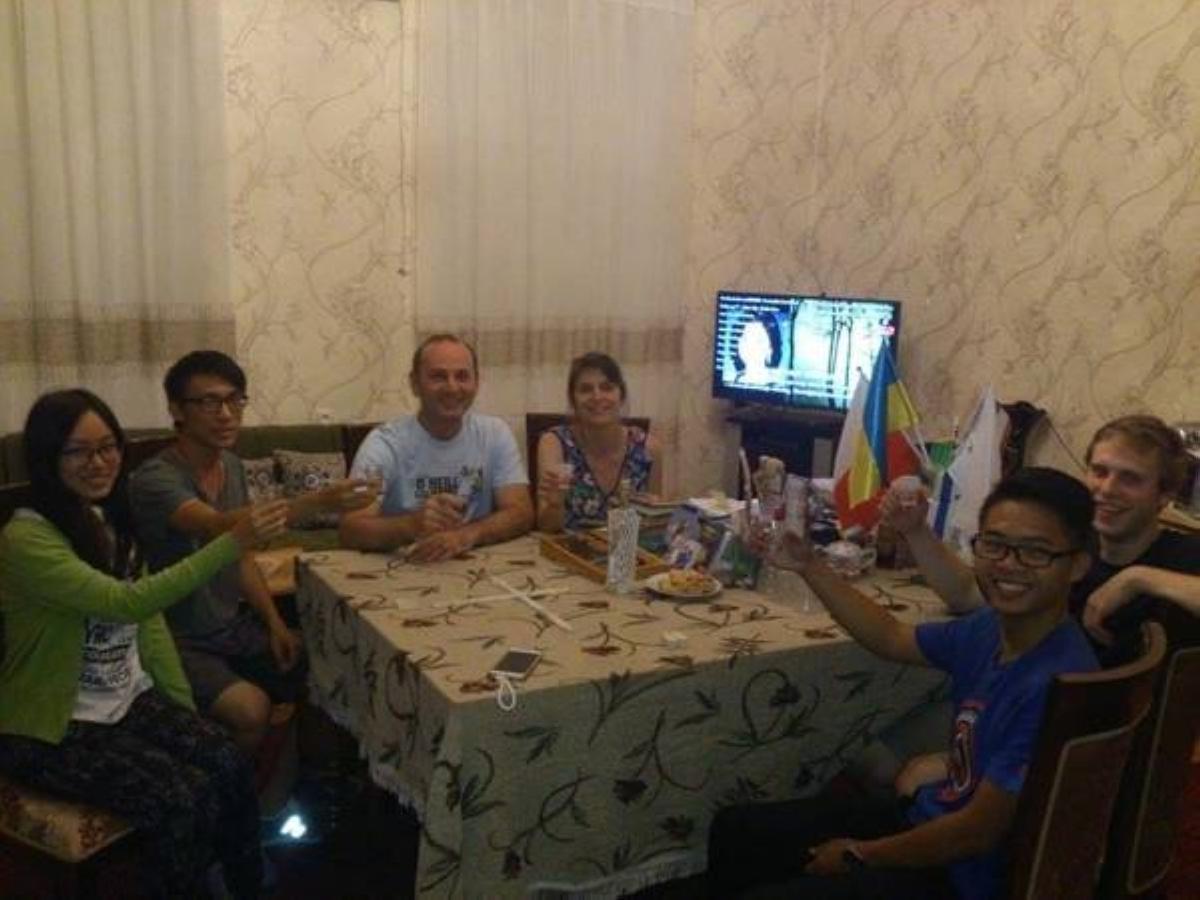 Giorgi'S Homestay Kutaisi Ngoại thất bức ảnh