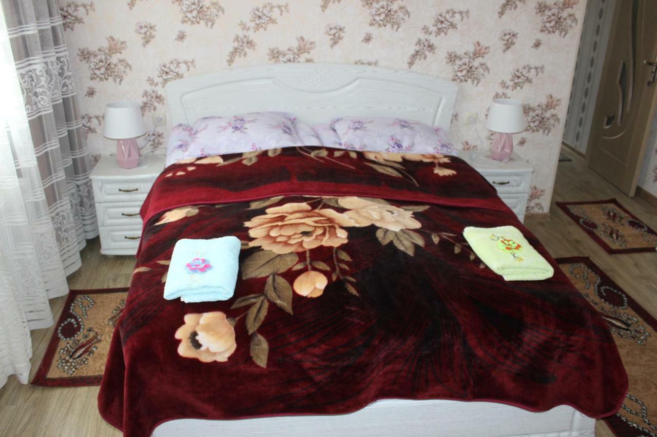 Giorgi'S Homestay Kutaisi Ngoại thất bức ảnh