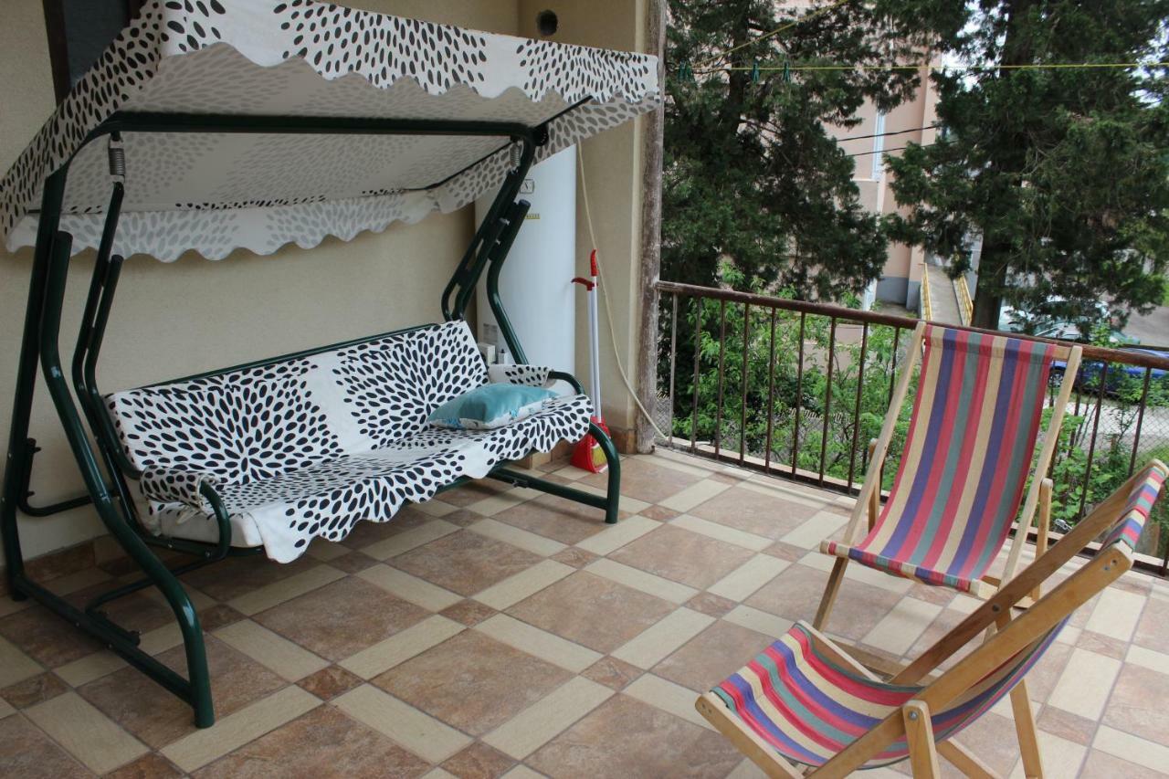 Giorgi'S Homestay Kutaisi Ngoại thất bức ảnh